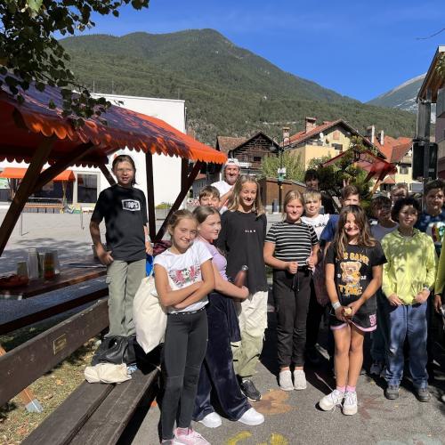 Klasse 2B_Vorbereitung für die Straßenmalaktion